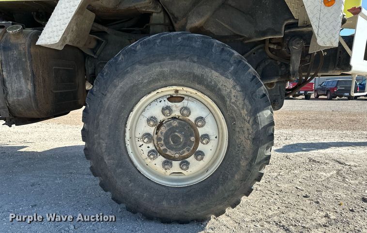 image for item HQ9004 1982 International Paystar 5000  tank truck