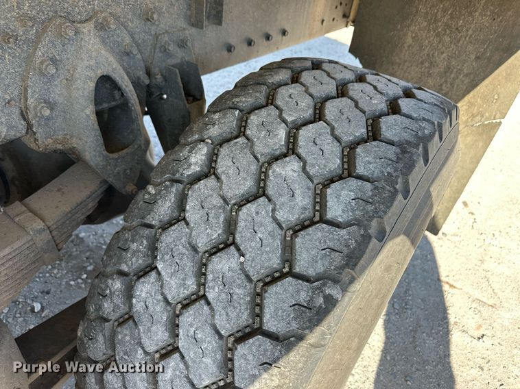 image for item HQ9004 1982 International Paystar 5000  tank truck