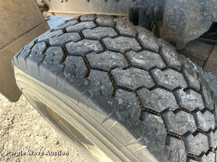 image for item HQ9004 1982 International Paystar 5000  tank truck