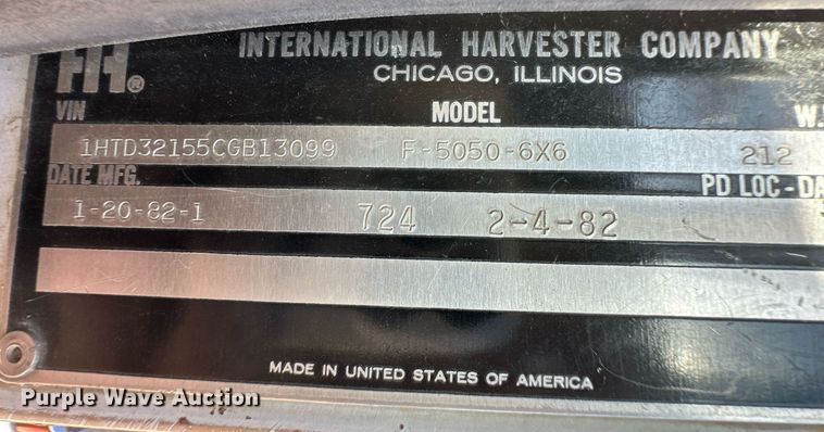 image for item HQ9004 1982 International Paystar 5000  tank truck