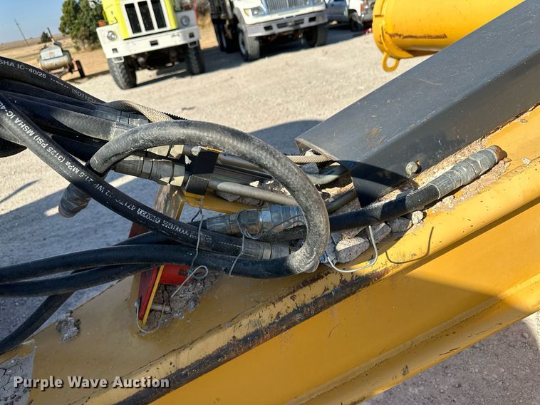 image for item IU9053 2015 John Deere 2010DE Auto Load Scraper  scraper