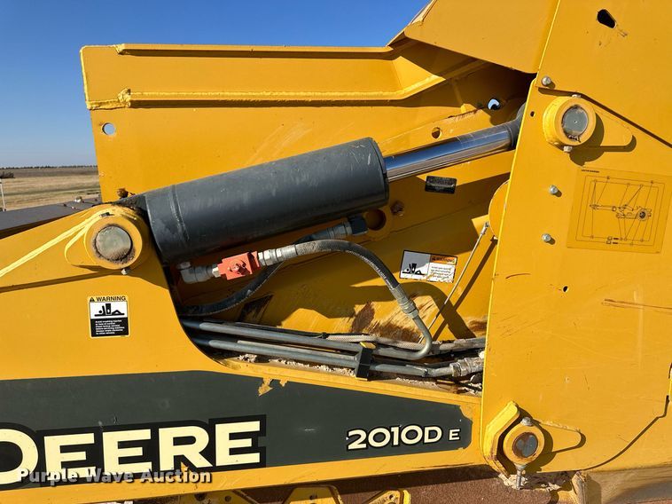 image for item IU9053 2015 John Deere 2010DE Auto Load Scraper  scraper