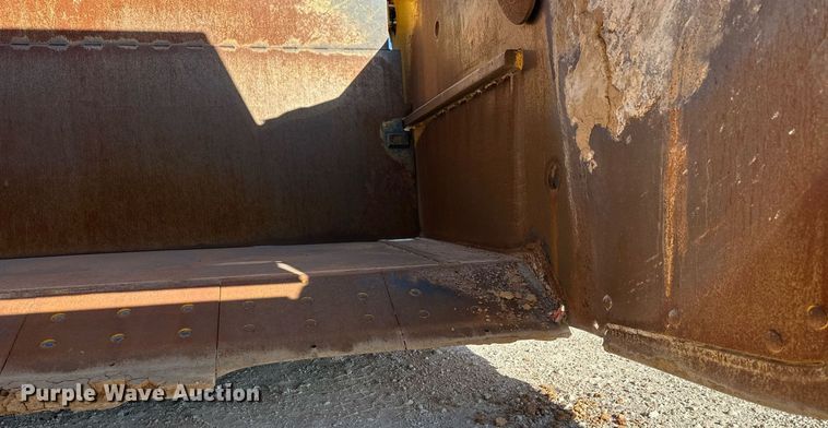 image for item IU9053 2015 John Deere 2010DE Auto Load Scraper  scraper