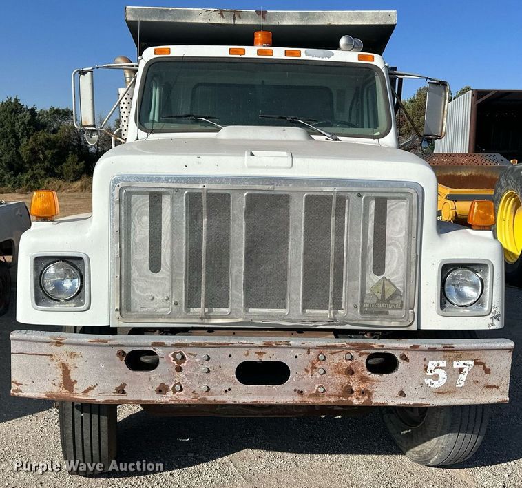 image for item IU9054 1998 International 2554  dump truck