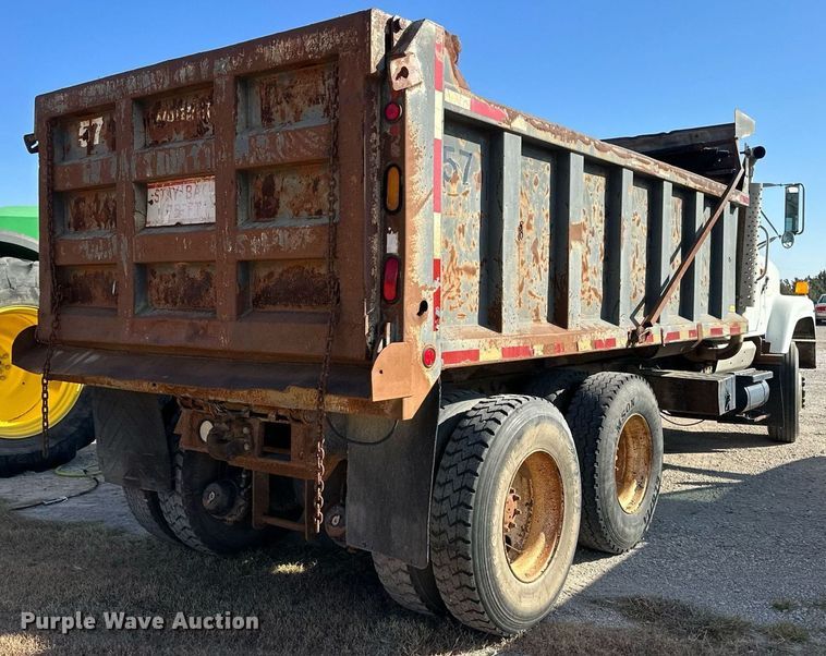 image for item IU9054 1998 International 2554  dump truck