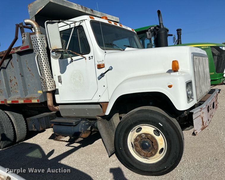 image for item IU9054 1998 International 2554  dump truck
