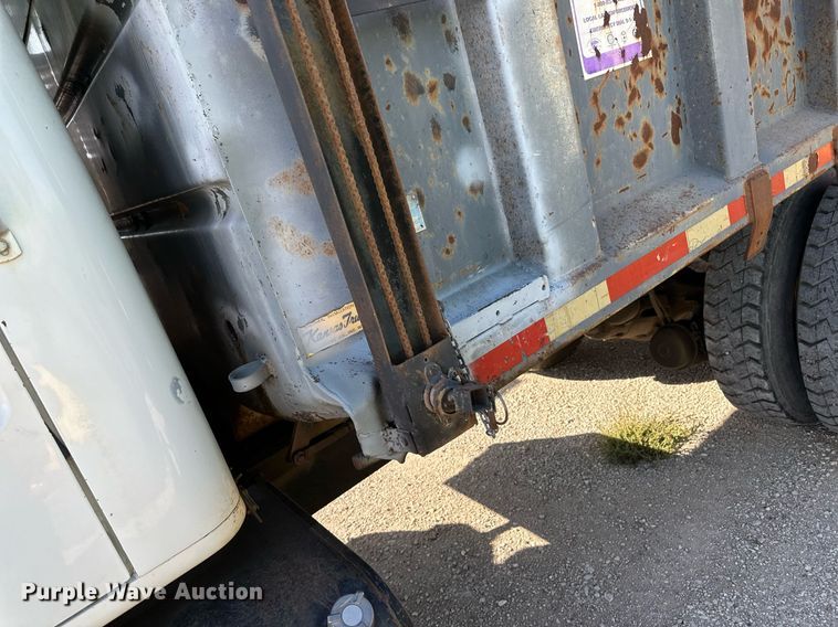 image for item IU9054 1998 International 2554  dump truck