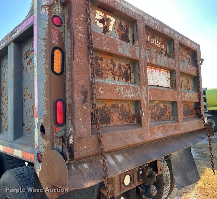 image for item IU9054 1998 International 2554  dump truck