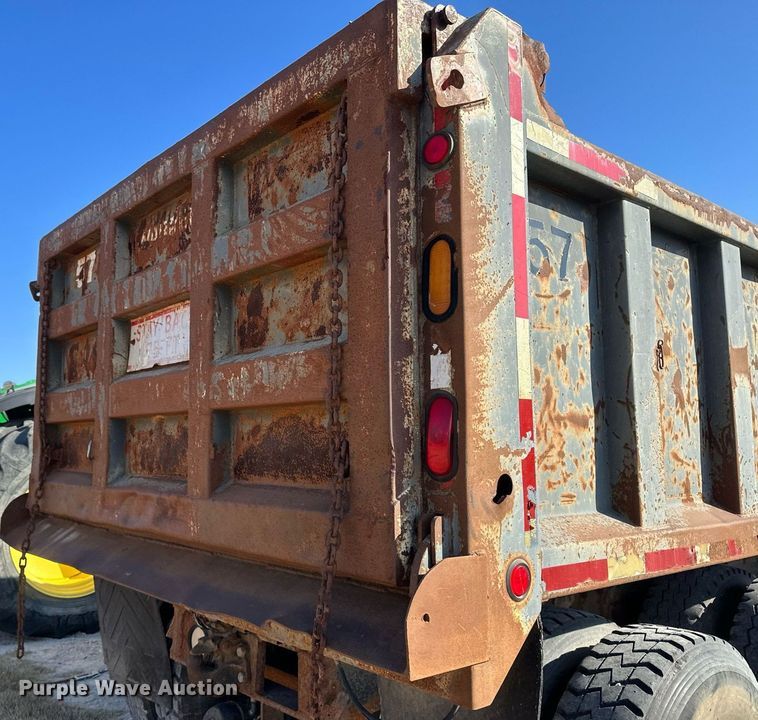 image for item IU9054 1998 International 2554  dump truck