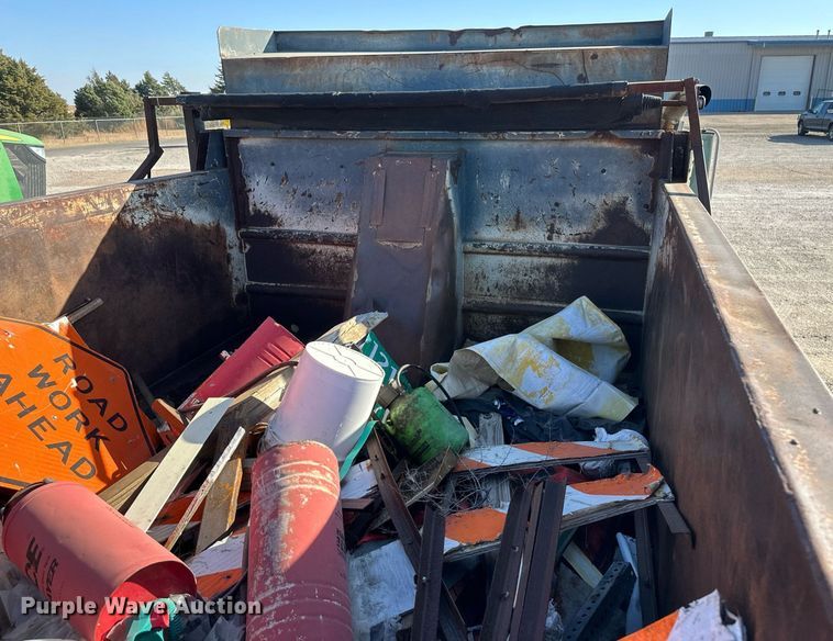 image for item IU9054 1998 International 2554  dump truck