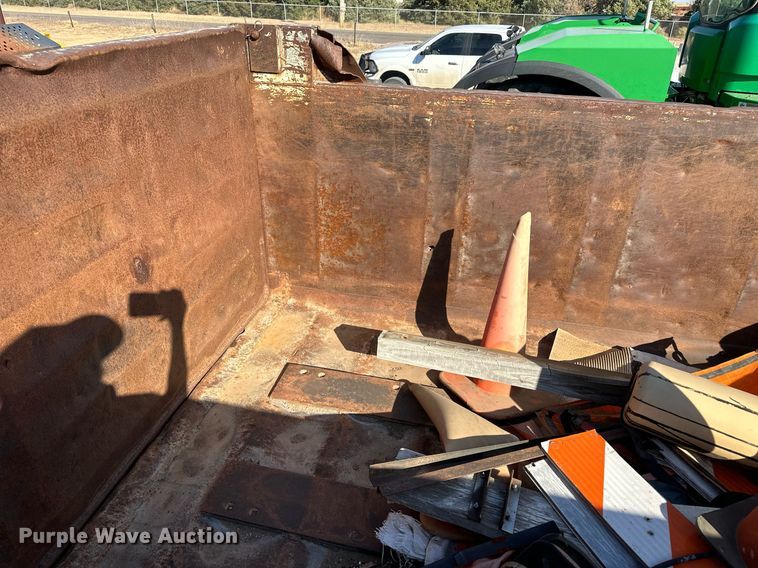 image for item IU9054 1998 International 2554  dump truck