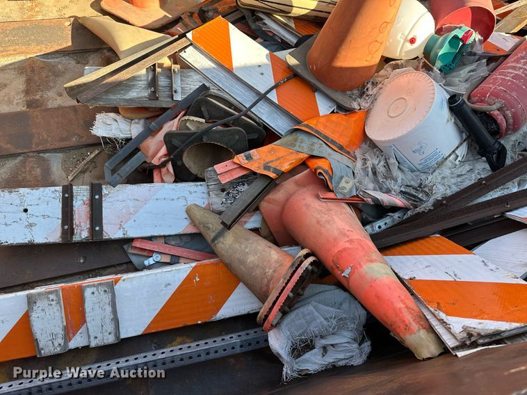 image for item IU9054 1998 International 2554  dump truck