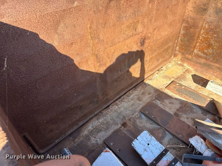 image for item IU9054 1998 International 2554  dump truck