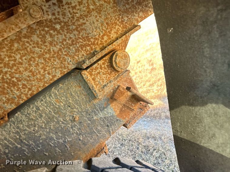 image for item IU9054 1998 International 2554  dump truck