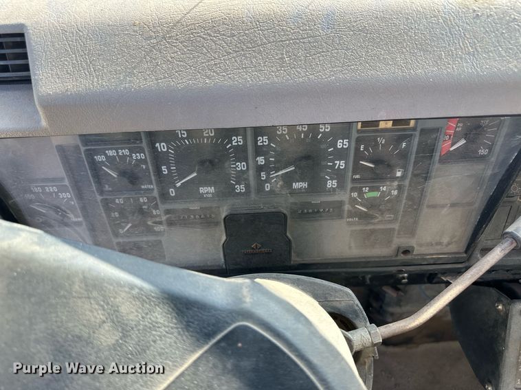 image for item IU9054 1998 International 2554  dump truck