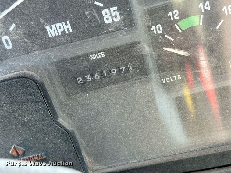 image for item IU9054 1998 International 2554  dump truck