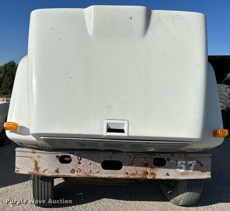image for item IU9054 1998 International 2554  dump truck