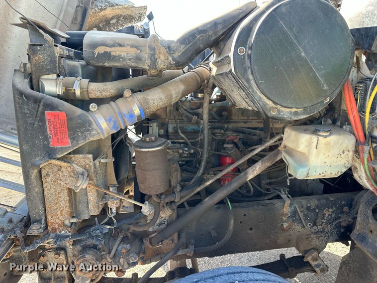 image for item IU9054 1998 International 2554  dump truck