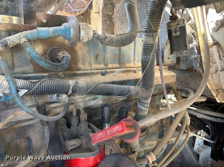 image for item IU9054 1998 International 2554  dump truck