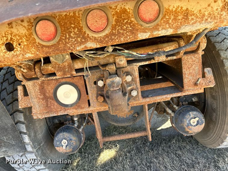 image for item IU9054 1998 International 2554  dump truck