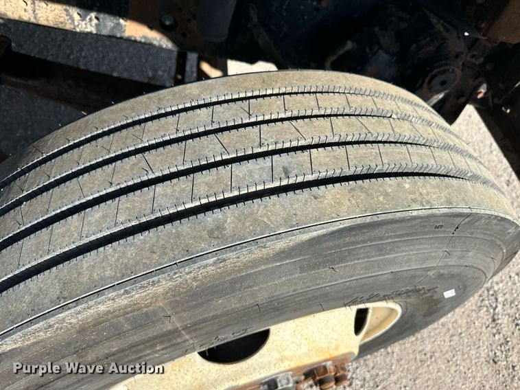 image for item IU9054 1998 International 2554  dump truck