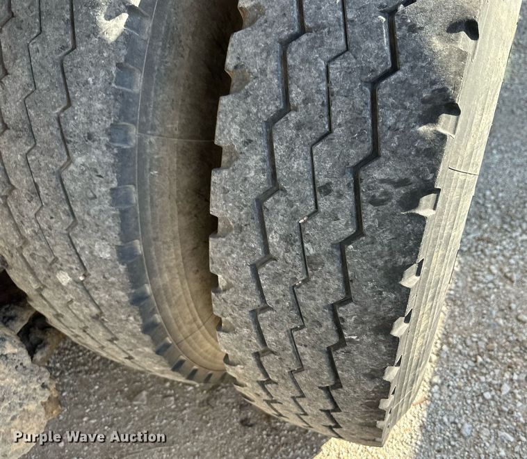 image for item IU9054 1998 International 2554  dump truck