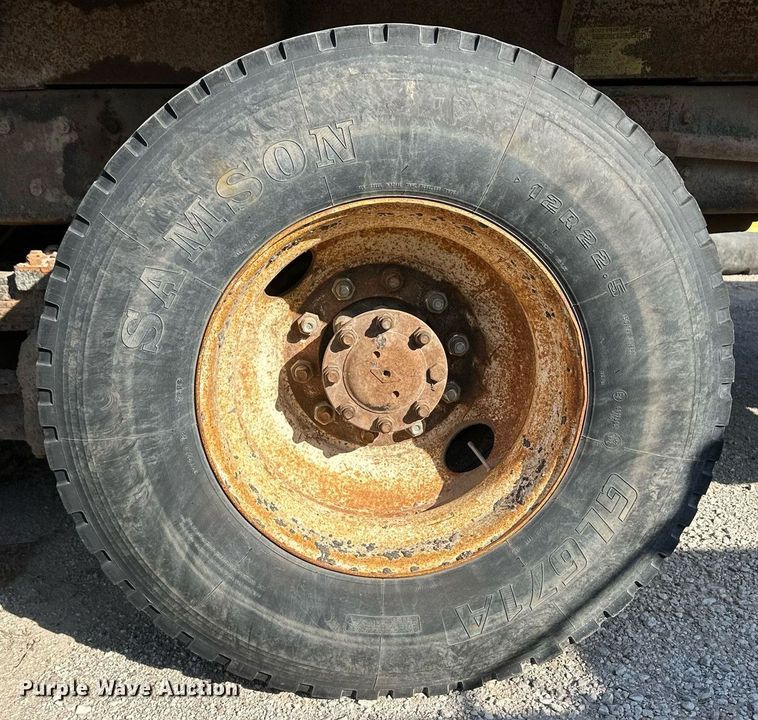 image for item IU9054 1998 International 2554  dump truck