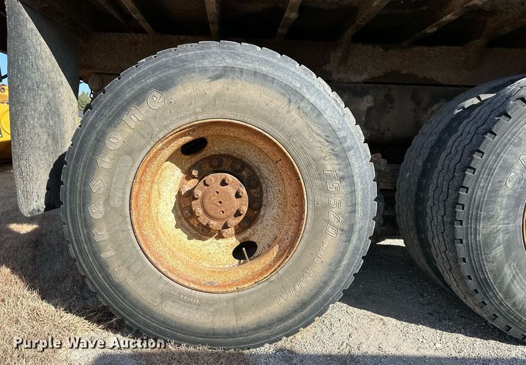 image for item IU9054 1998 International 2554  dump truck