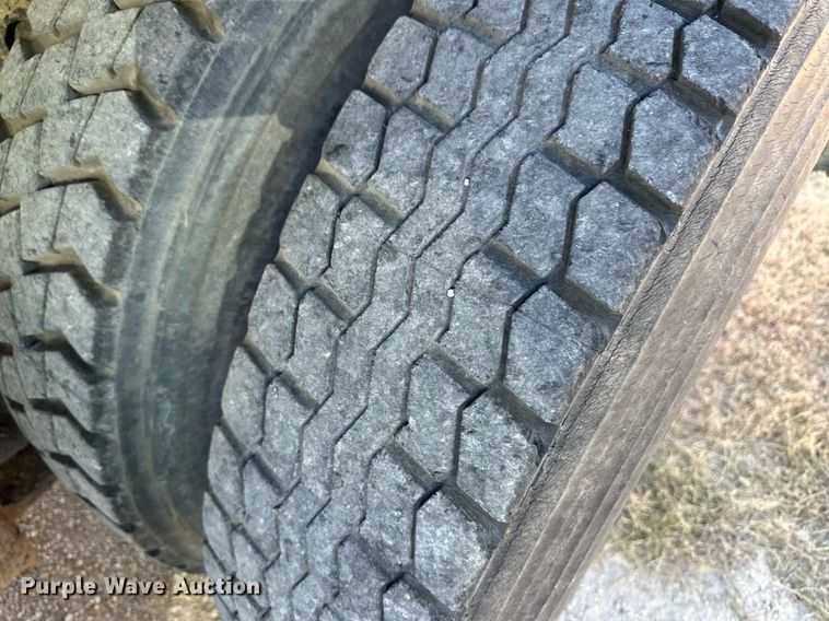 image for item IU9054 1998 International 2554  dump truck