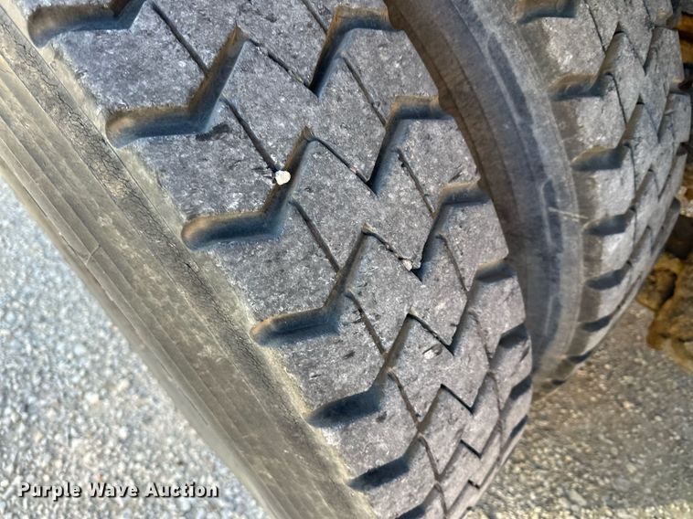 image for item IU9054 1998 International 2554  dump truck