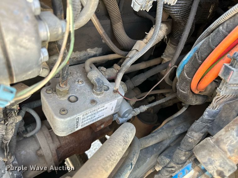 image for item IU9056 2005 International 7600  dump truck