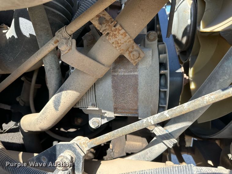 image for item IU9056 2005 International 7600  dump truck