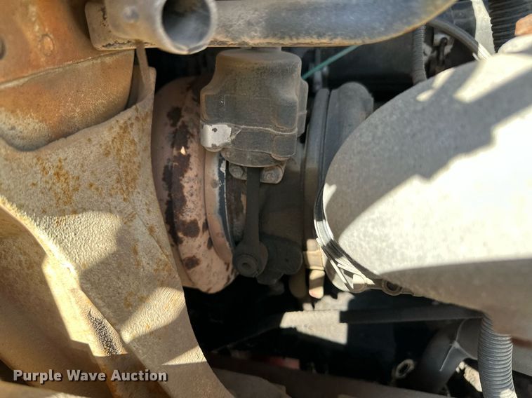 image for item IU9056 2005 International 7600  dump truck