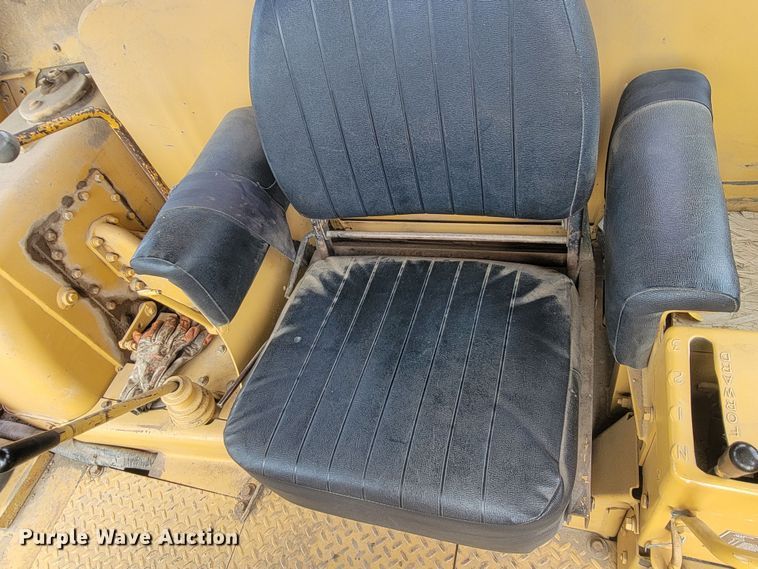 image for item JG9628 1972 Caterpillar D8H  dozer