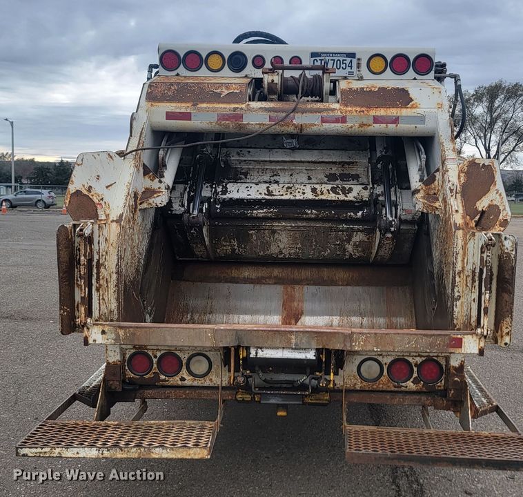 image for item JG9630 2010 Freightliner M2 106  refuse truck