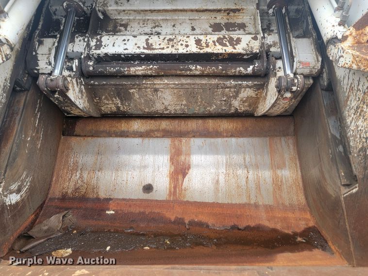 image for item JG9630 2010 Freightliner M2 106  refuse truck