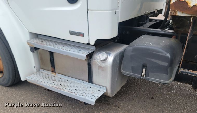 image for item JG9630 2010 Freightliner M2 106  refuse truck