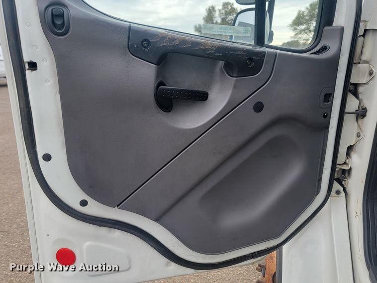 image for item JG9630 2010 Freightliner M2 106  refuse truck