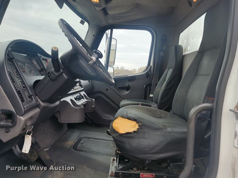 image for item JG9630 2010 Freightliner M2 106  refuse truck