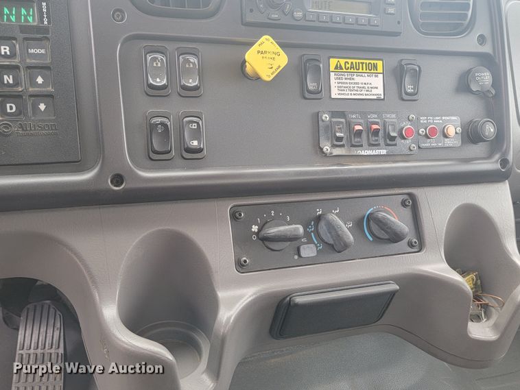 image for item JG9630 2010 Freightliner M2 106  refuse truck