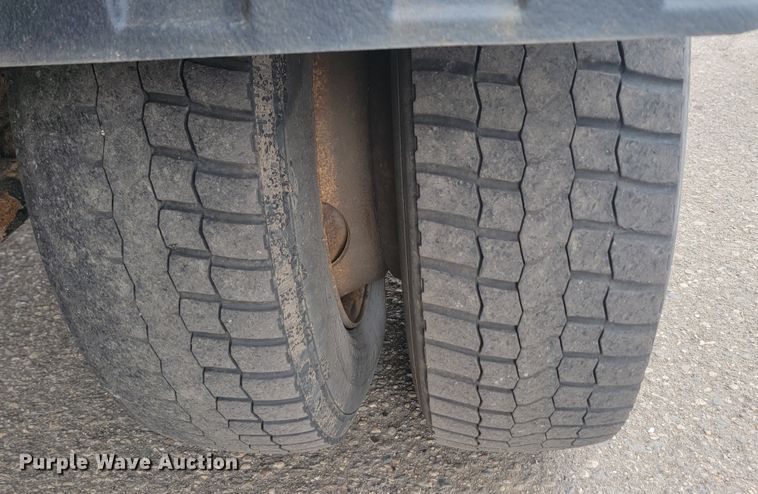 image for item JG9630 2010 Freightliner M2 106  refuse truck