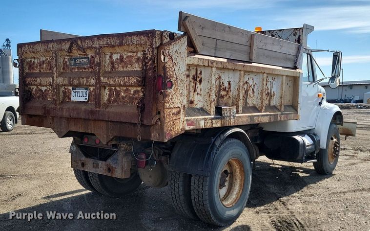 image for item JG9656 2001 International 4900  dump truck