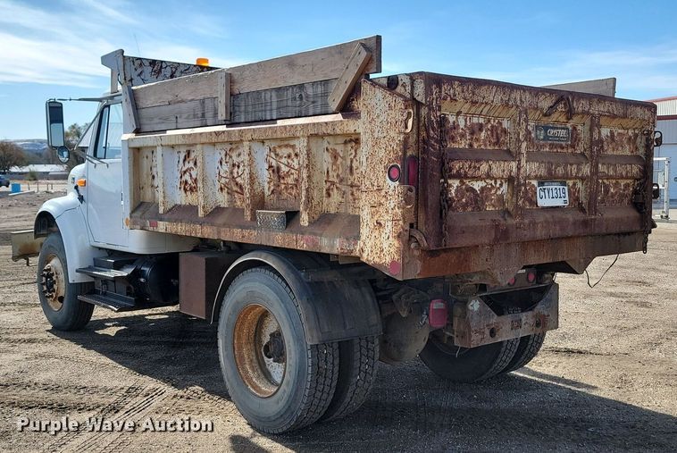 image for item JG9656 2001 International 4900  dump truck