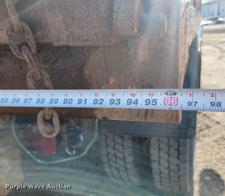 image for item JG9656 2001 International 4900  dump truck