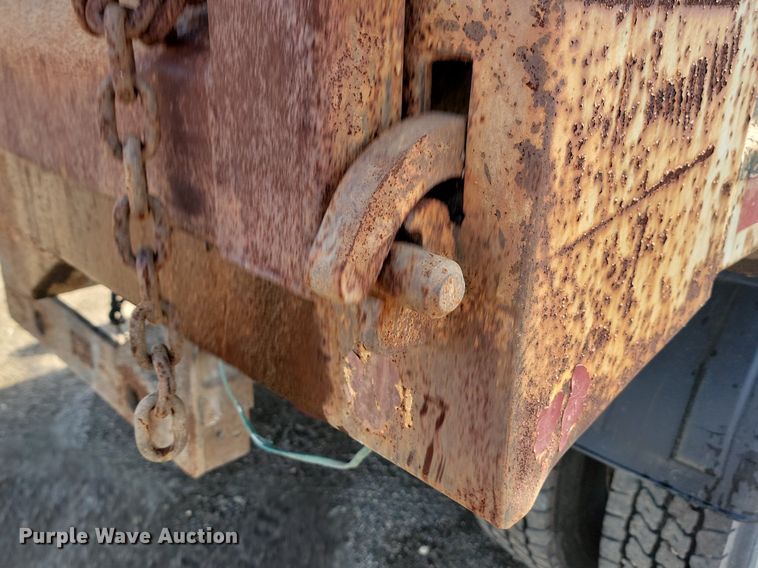 image for item JG9656 2001 International 4900  dump truck