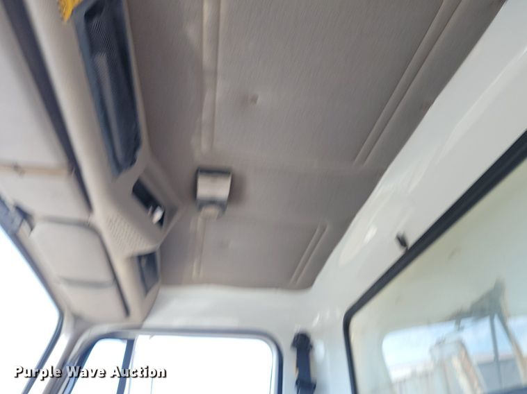 image for item JG9656 2001 International 4900  dump truck