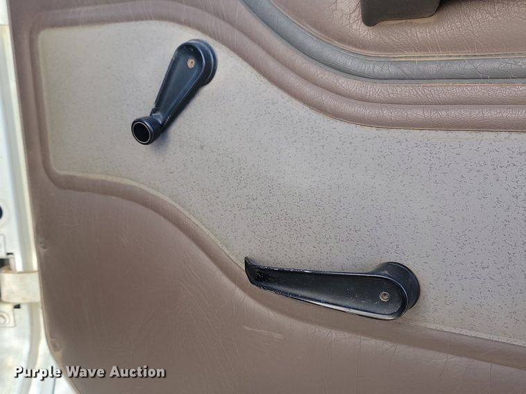 image for item JG9656 2001 International 4900  dump truck