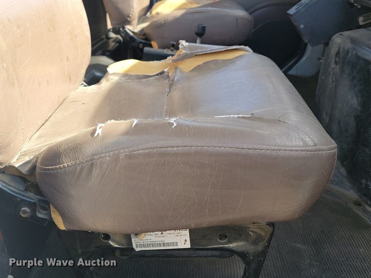 image for item JG9656 2001 International 4900  dump truck