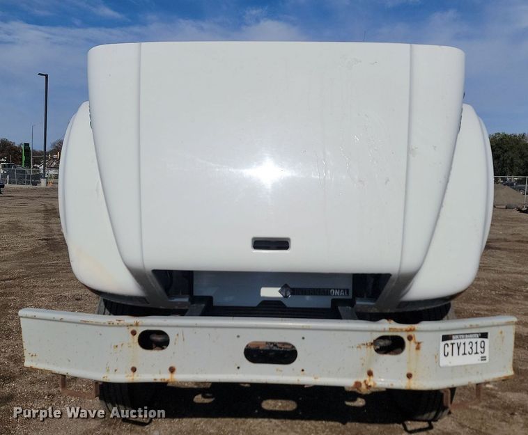 image for item JG9656 2001 International 4900  dump truck