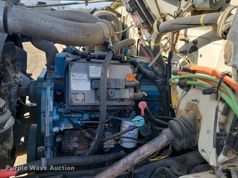 image for item JG9656 2001 International 4900  dump truck